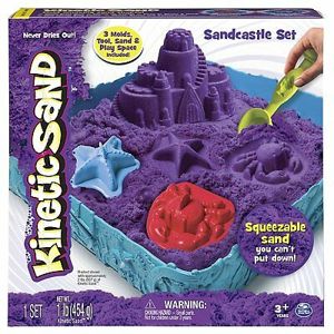Spin Master Kinetic Sand Box Sada (Sand Box & Nářadí - 1lb/454g) - fialová barva